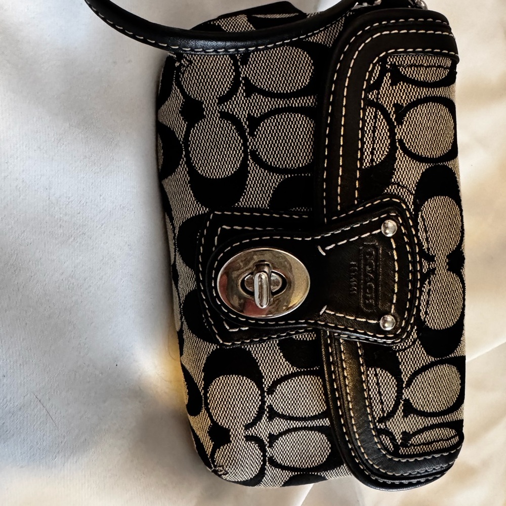 Coach Black and Cream Women's wristlet